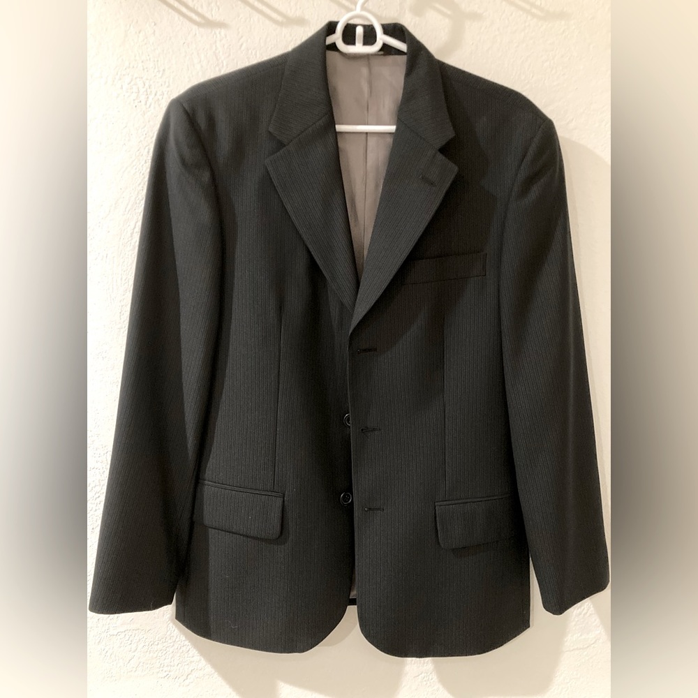 Perry Ellis Black with subtle small stripes Mens S38R